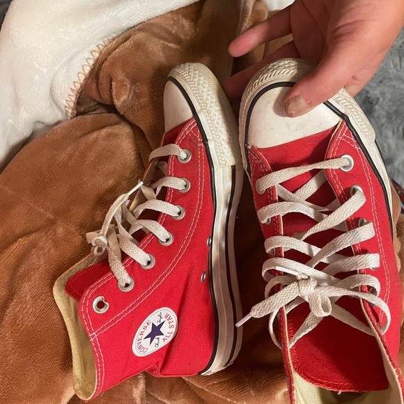 size 4 red chuck taylor’s - Picture 2 of 3